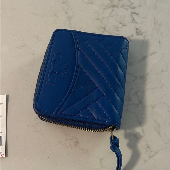 Tory Burch Regal Blue Quilted Wallet - Picture 2 of 3